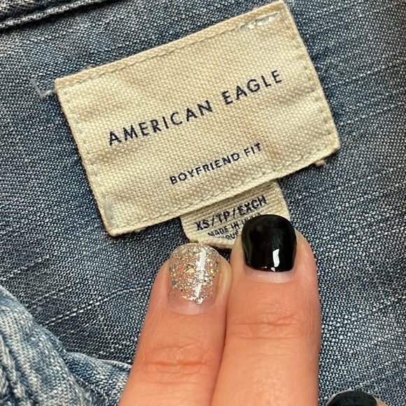 American Eagle Chambray Button Down - Picture 4 of 4